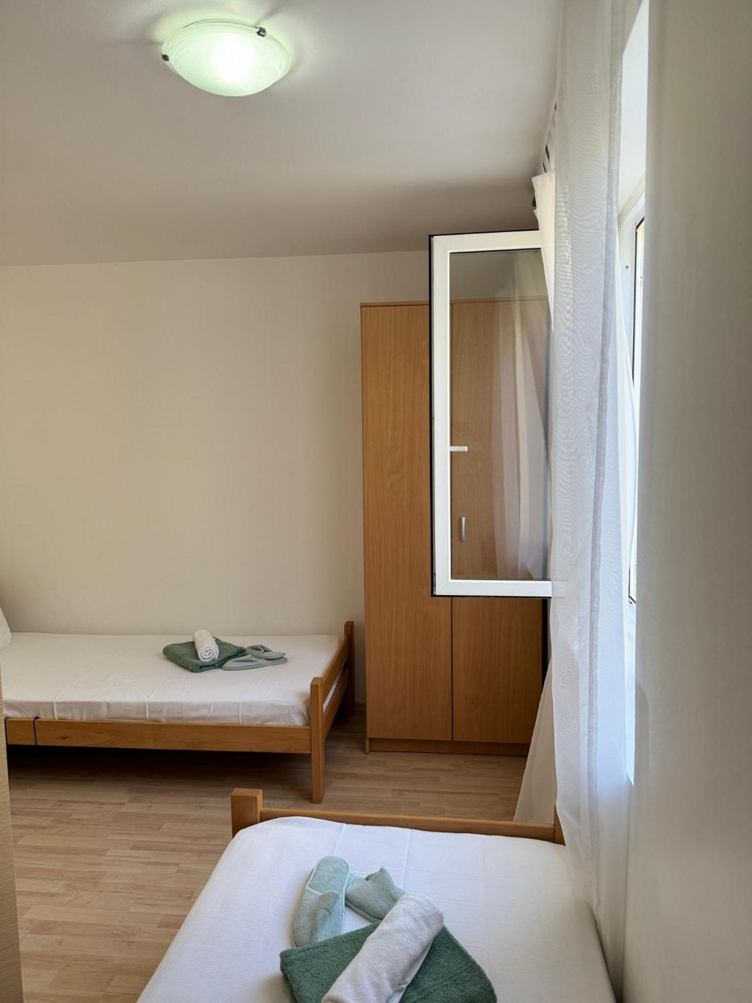 Domgjoni * Crikvenica